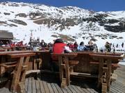Le Sternbar sur la terrasse de la Madritschhütte