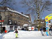 L'hôtel de campagne Altastenberg se trouve à seulement quelques pas du Kinderland de l'école de ski.