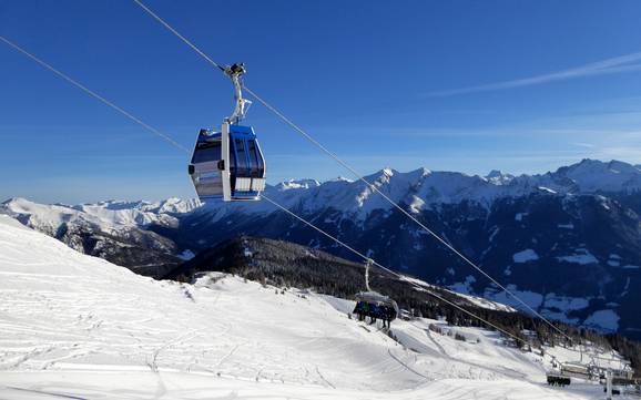 Skier près de Pfitsch (Val di Vizze)