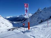 Drapeaux aux stations du parc
