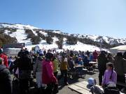 Terrasse ensoleillée au Merritts Mountain House