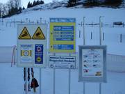 Panneaux d'information à la station supérieure