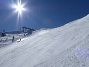 Très bonne préparation des pistes sur la pente raide