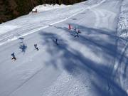 Cours de ski sur la piste intermédiaire Chalte Bodu