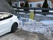 Borne de recharge électrique à la station inférieure du Jennerbahn