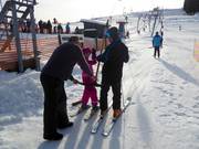 On vous aide volontiers à monter aux téléskis.