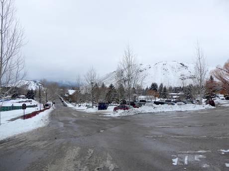 Wyoming: Accès aux domaines skiables et parkings – Accès, parking Snow King Mountain – Jackson