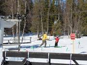 La barre du téléski est tendue