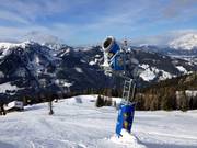 Tour de neige avec bassin de stockage