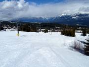 Le télésiège quatre places Catamount propose presque uniquement des pistes faciles.
