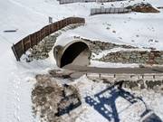 Par le tunnel, on accède au Tiefenbachferner au printemps et en automne.
