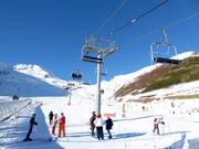Espace débutant à Les Agudes Village avec tapis roulant
