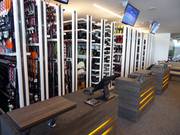 Location de skis bien entretenus à la station de vallée