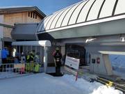 Présence du personnel à la station de départ du télésiège