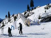 Sunny III - Tapis roulant/Moving Carpet recouvert d’une galerie