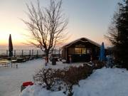 Bar devant le parc de vacances IFA