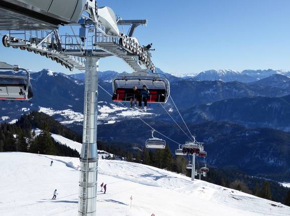 Schrödelsteinbahn - 6 places | Télésiège rapide (débrayable) avec capots de protection et sièges chauffants