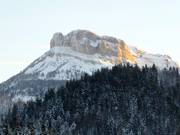 Vue sur le majestueux Loser au lever du soleil