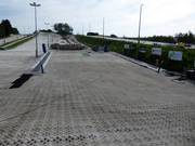 Piste d'entraînement avec tapis roulants