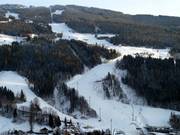 Vue sur la Planai avec la station de vallée de Schladming