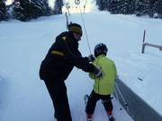 Le personnel aide à l’embarquement.