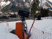 Canon à neige dans la zone de vallée Savoy