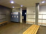 Vestiaires dans le hall de ski Ice Mountain
