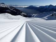 Piste fraîchement préparée dans le domaine skiable Schwemmalm