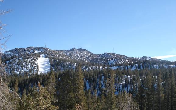 La plus haute gare aval dans la chaîne de Carson – domaine skiable Mt. Rose