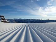 Piste fraîchement damée dans le domaine skiable Loser