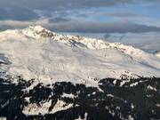 Vue depuis le Gotschnagrat sur le domaine skiable de Madrisa
