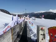 Zauberteppich 27m - Tapis roulant/Moving Carpet