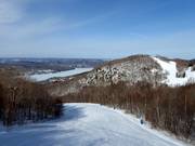 Piste McCulloch avec panorama sur le Lac Tremblant