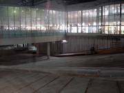 Vue à l'intérieur du hall de ski sans neige