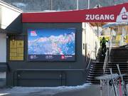 Panneau d'information numérique à la station de vallée