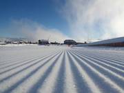 Piste parfaitement préparée dans le domaine skiable de Saint-Lary-Soulan