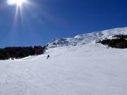 Large piste de difficulté moyenne