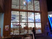 Vue sur le hall de ski Chill Factore