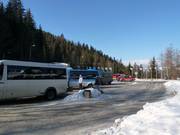 On accède à la station de vallée en minibus.