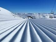 Piste parfaitement préparée dans le domaine skiable de Saint-Lary-Soulan