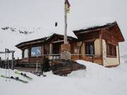 Refuge Jutz à la station supérieure du téléphérique de Stafal à St. Anna