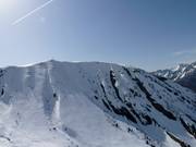 Beaucoup de terrain libre dans la vallée en direction de Oz en Oisans