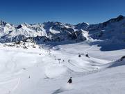 Piste facile et de niveau intermédiaire depuis le Karlesjoch