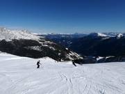 Large piste dans le domaine skiable Schwemmalm