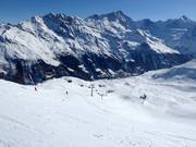 Domaine skiable de Zinal avec le Weisshorn (4 505 m)