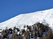 Vue sur la piste n° 11 au télésiège Langeggbahn
