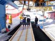 Le personnel est toujours présent à l’embarquement.