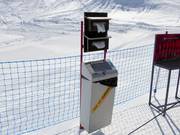 Des mouchoirs gratuits et des poubelles sont à disposition dans le domaine skiable.
