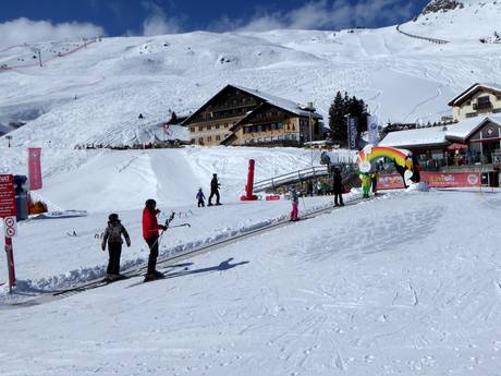 Stations de ski familiales Alpes du Bernina – Familles et enfants St. Moritz – Corviglia