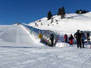 Kinderland Gerlos 1 (Arena Center) - Tapis roulant/Moving Carpet recouvert d’une galerie